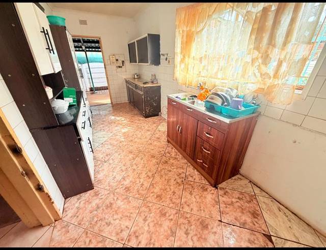 2 BEDROOM HOUSE FOR SALE IN VANDERBIJLPARK CW 6